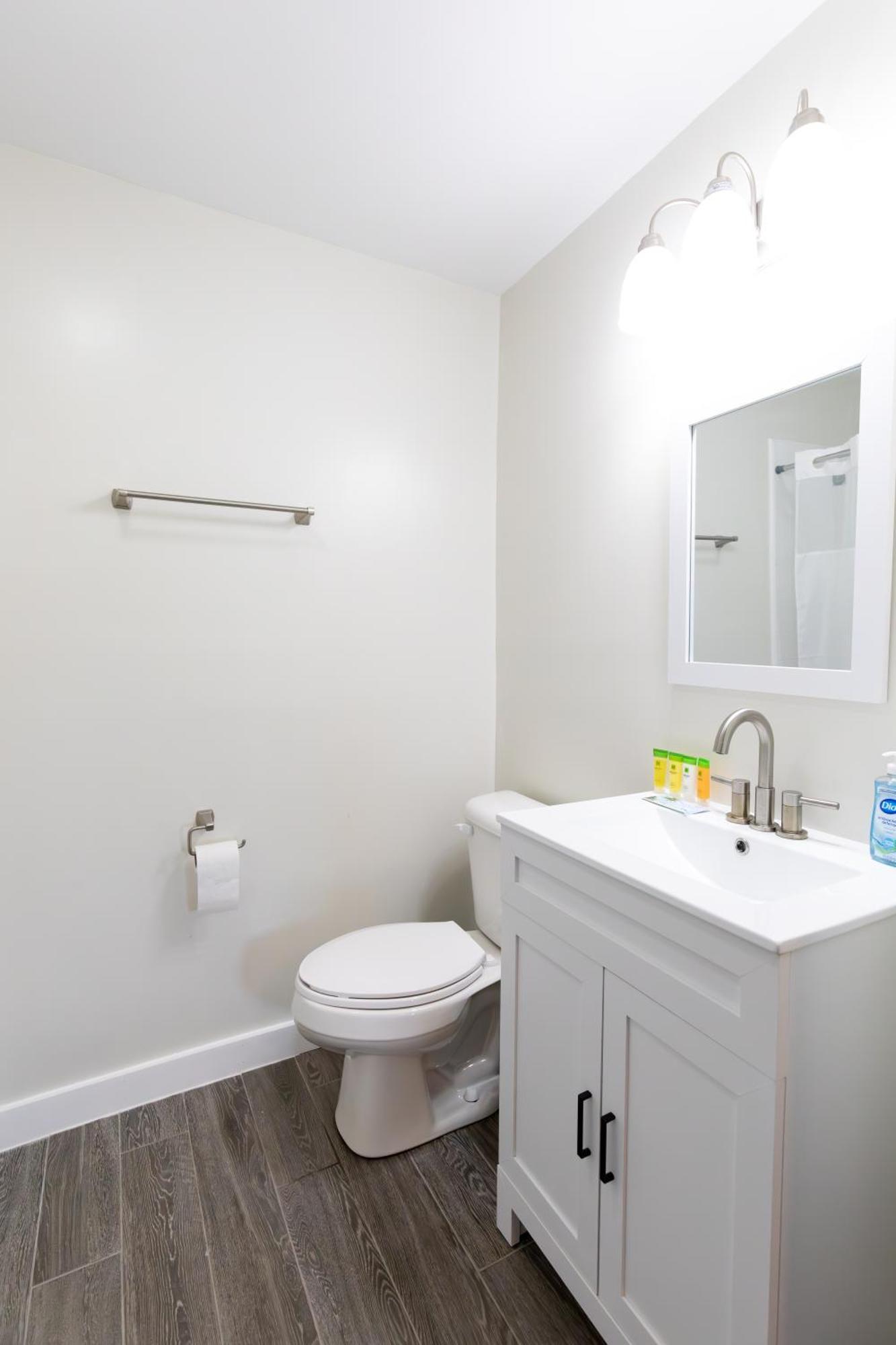 Anchor Bay Inn And Suites Сандаски Экстерьер фото